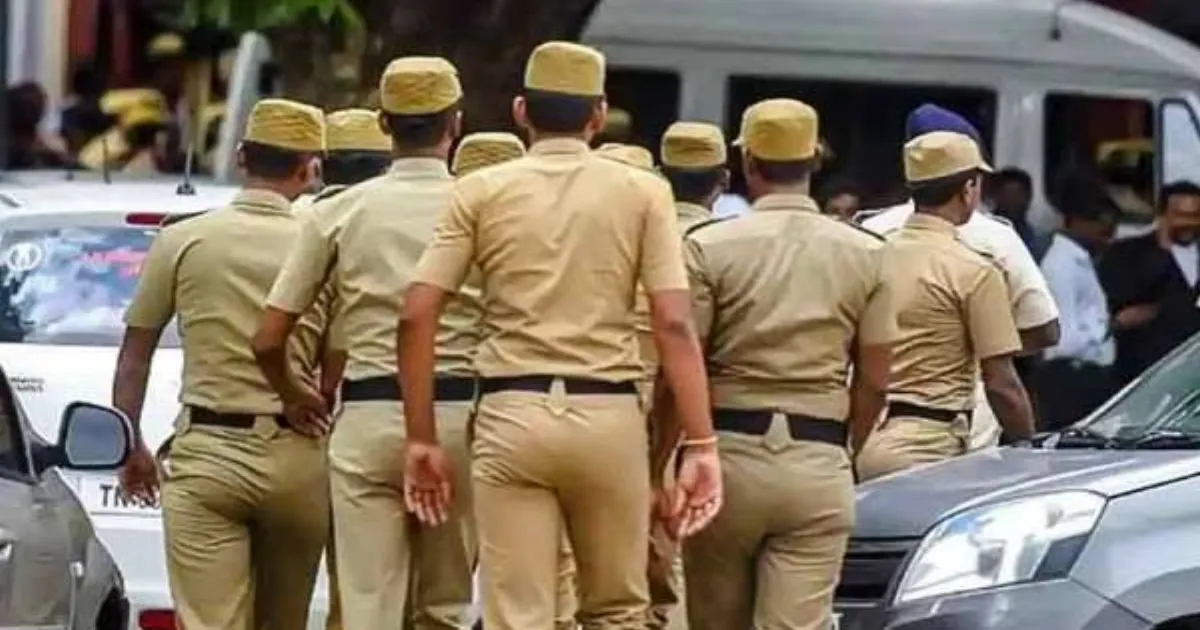 காலையிலேயே அதிரடி... கோவையில் கல்லூரி மாணவர்கள் தங்கியுள்ள வீடுகளுக்குள் புகுந்த காவல்துறை...  காரணம் என்ன?