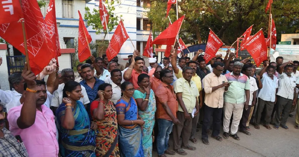 மின்துறை தனியார்மயத்தை கைவிடுக! திருப்பூரில் மின் ஊழியர் மத்திய அமைப்பு கண்டன ஆர்ப்பாட்டம்!