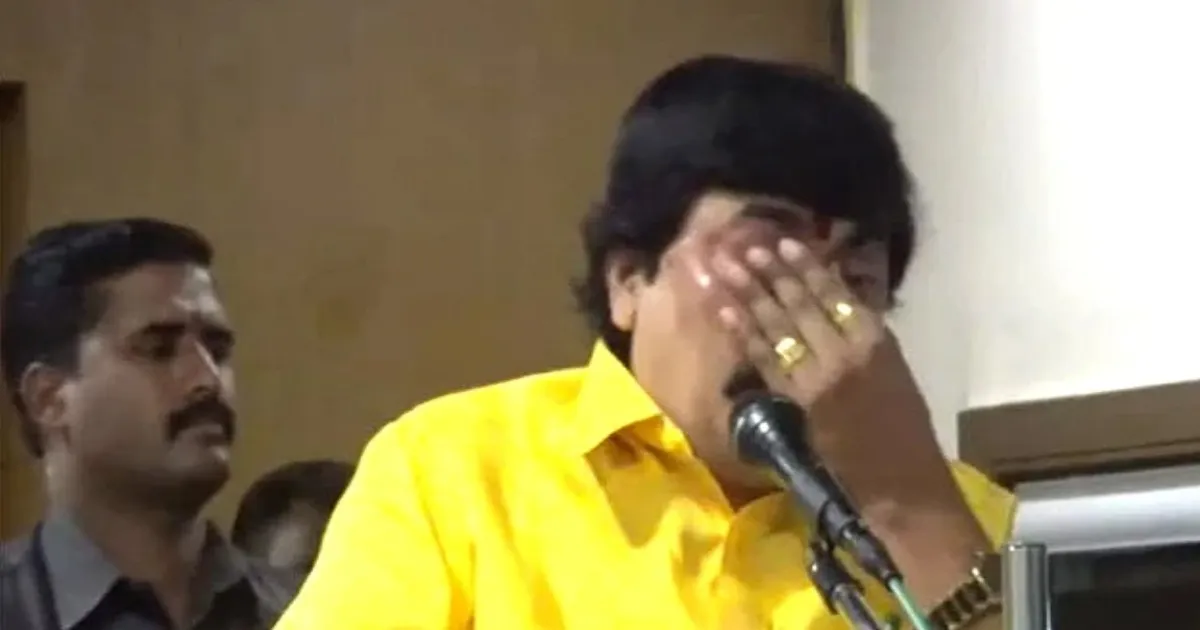 இருட்டு அறையில் அடைத்து சித்திரவதை... மேடையிலேயே கண்ணீர் விட்டு அழுத மாஜி அமைச்சர் ராஜேந்திர பாலாஜி..! 