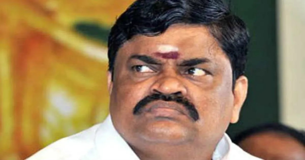 “உங்க வேலையை காட்டிட்டீங்க இல்ல”... அண்ணா பற்றிய அந்த வீடியோ - பாஜக மீது கடும் அப்செட்டில் ராஜேந்திர பாலாஜி...!