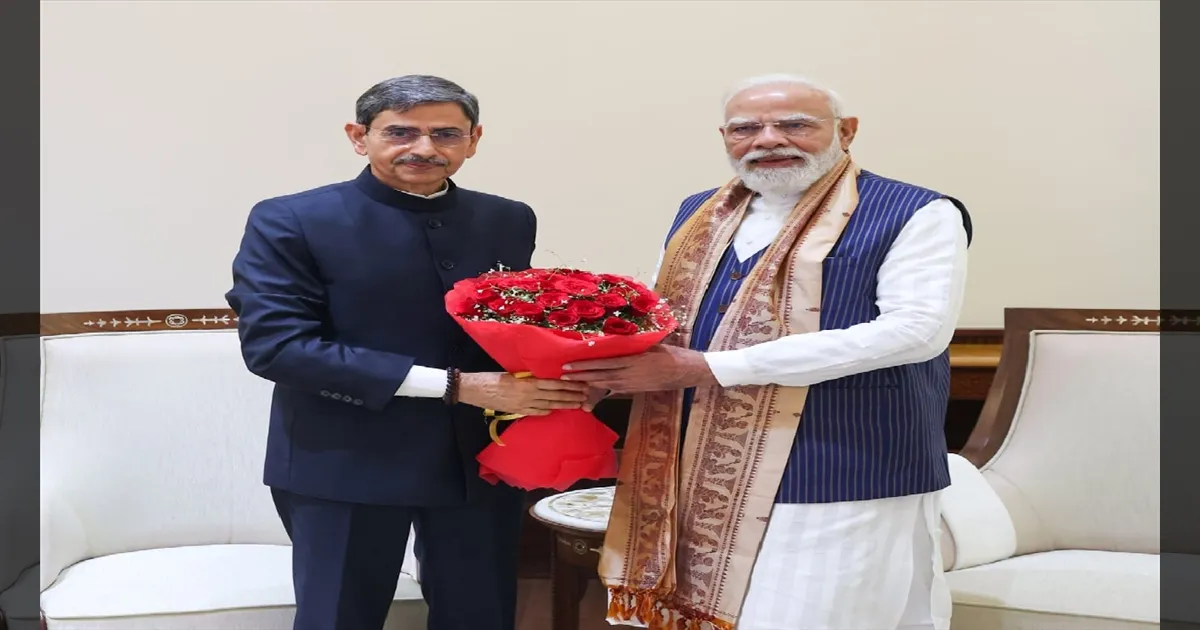 பிரதமர் மோடியுடன் ஆளுநர் ஆர்.என். ரவி திடீர் சந்திப்பு! மம்தா பானர்ஜி கடும் அதிருப்தி!