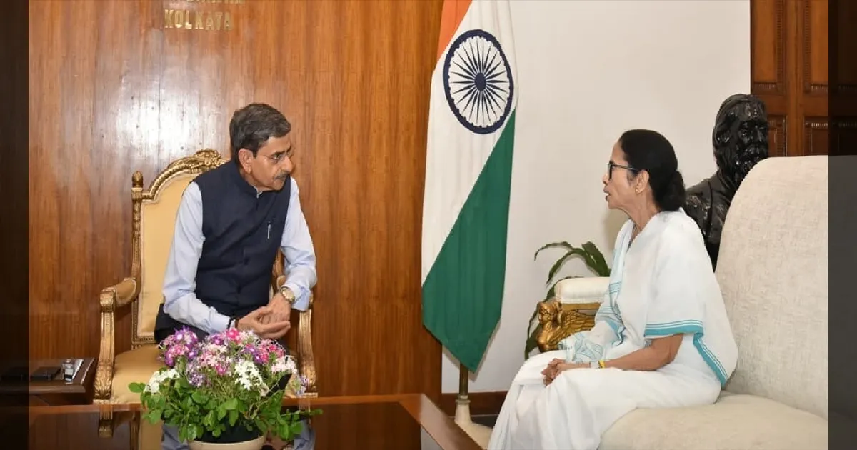 மேற்கு வங்கத்தில் உச்சகட்ட அரசியல் நெருக்கடி! சட்டப்பேரவையை கலைத்தார் ஆளுநர் ஆர்.என். ரவி!