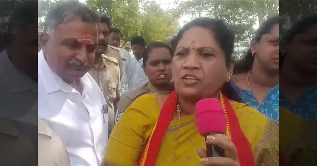 “50 கோடி வாங்கினீங்களா?” தவெக வேட்பாளர் சத்யபாமாவை வழிமறித்து சரமாரி கேள்வி! தாராபுரத்தில் பரபரப்பு