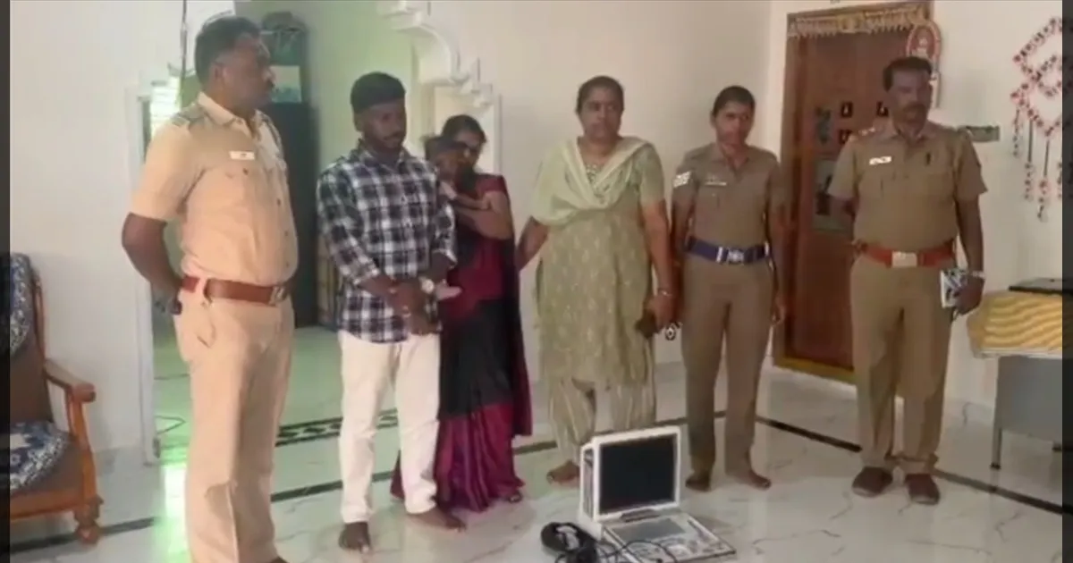 கருவில் இருப்பது ஆணா, பெண்ணா?? பாலினத்தை கண்டறிய ரூ.10 ஆயிரம்? கையும் களவுமாக சிக்கிய 2 பேர்!