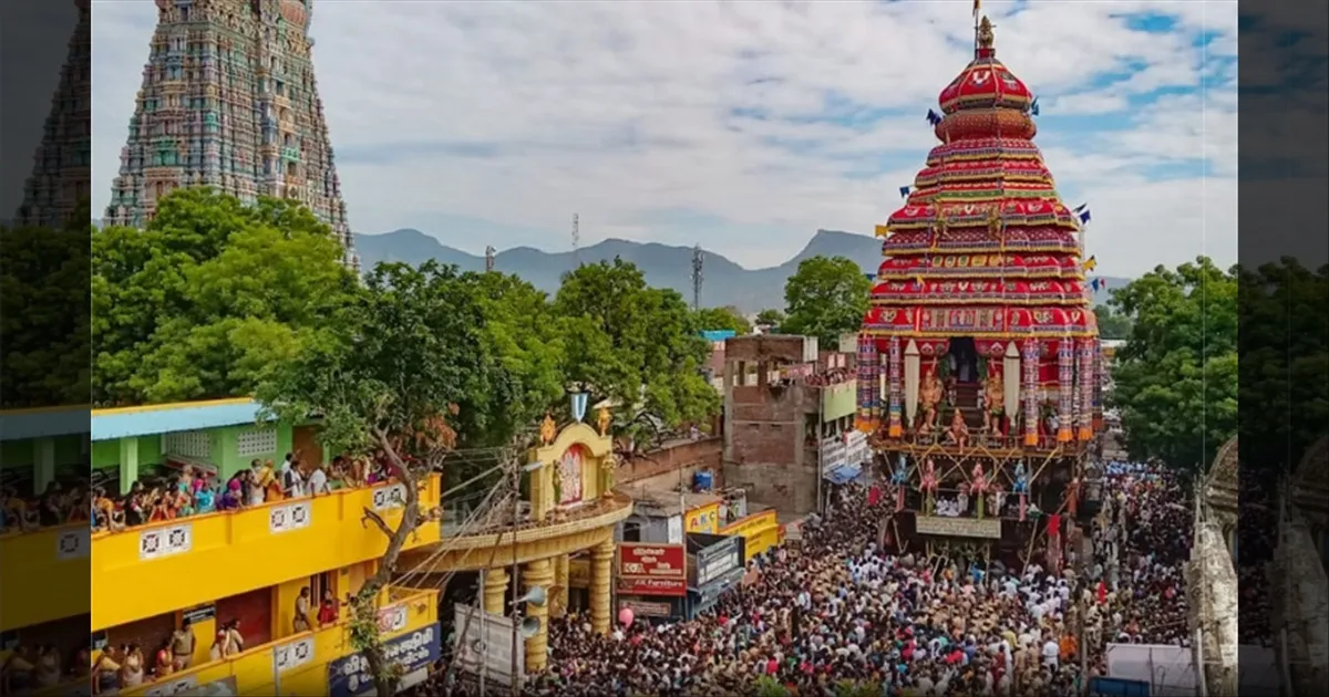 விண்ணைப் பிளந்த கோபாலா.. கோவிந்தா..!! ஸ்ரீவில்லிபுத்தூர் ஆண்டாள் கோயில் தேரோட்டத்தை அமைச்சர்கள் தொடங்கி வைப்பு..!