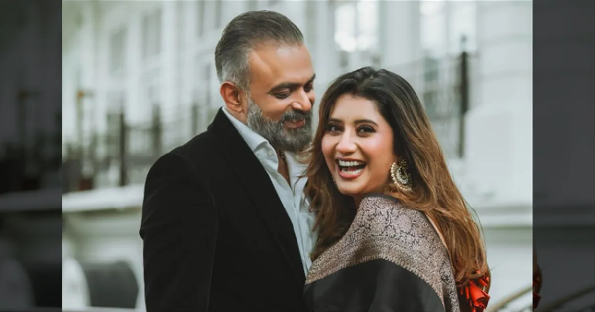 cinema-vj-priyanka-photoshoot-with-husband-tamilcinema