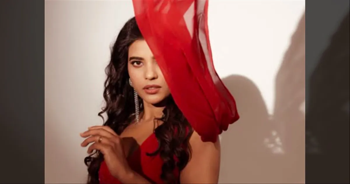 cinema-aishwarya-rajesh-glamour-photoshoot-tamilcinema