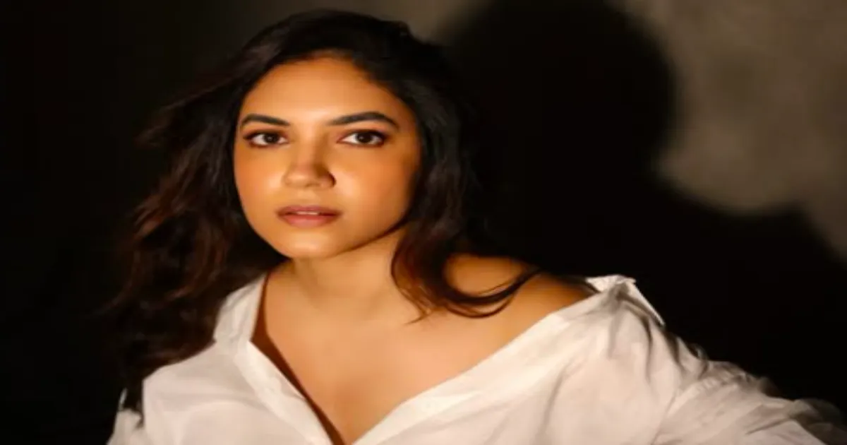 cinema-ritu-varma-sizzling-glam-stills-tamilcinema