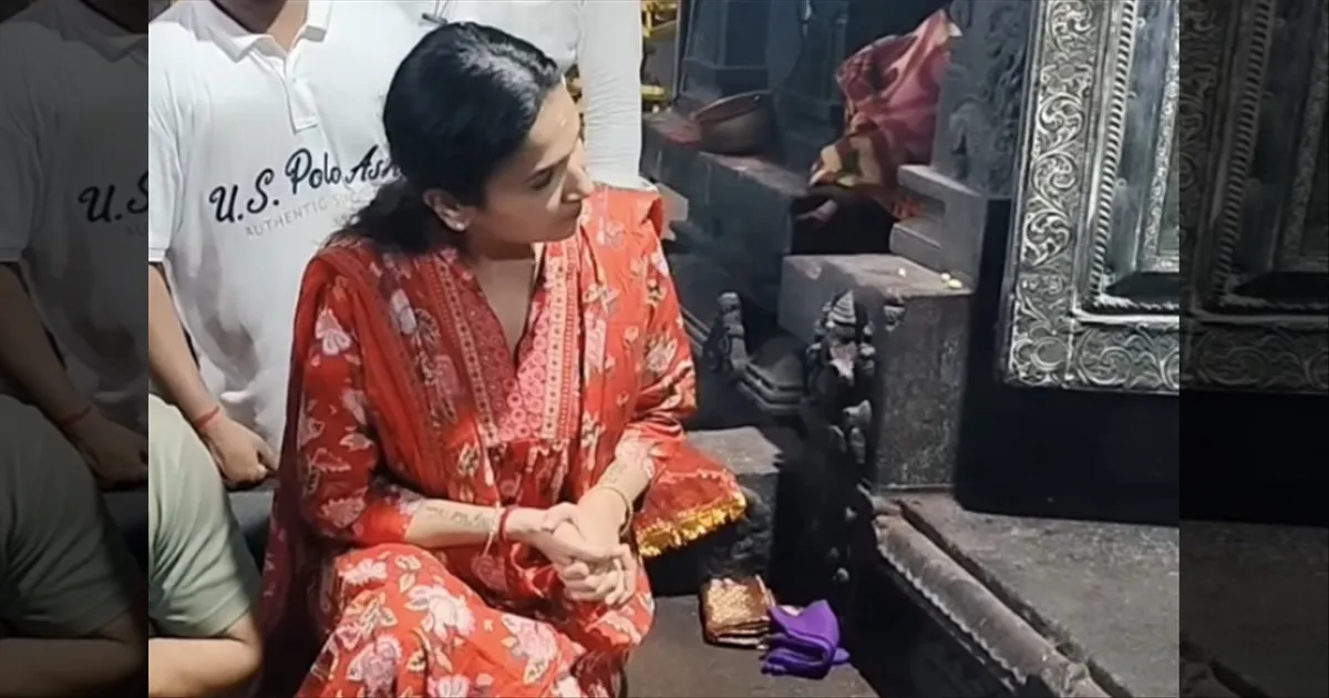 cinema-soundarya-rajinikanth-visits-lord-shiva-in-rameswaram-tamilcinema