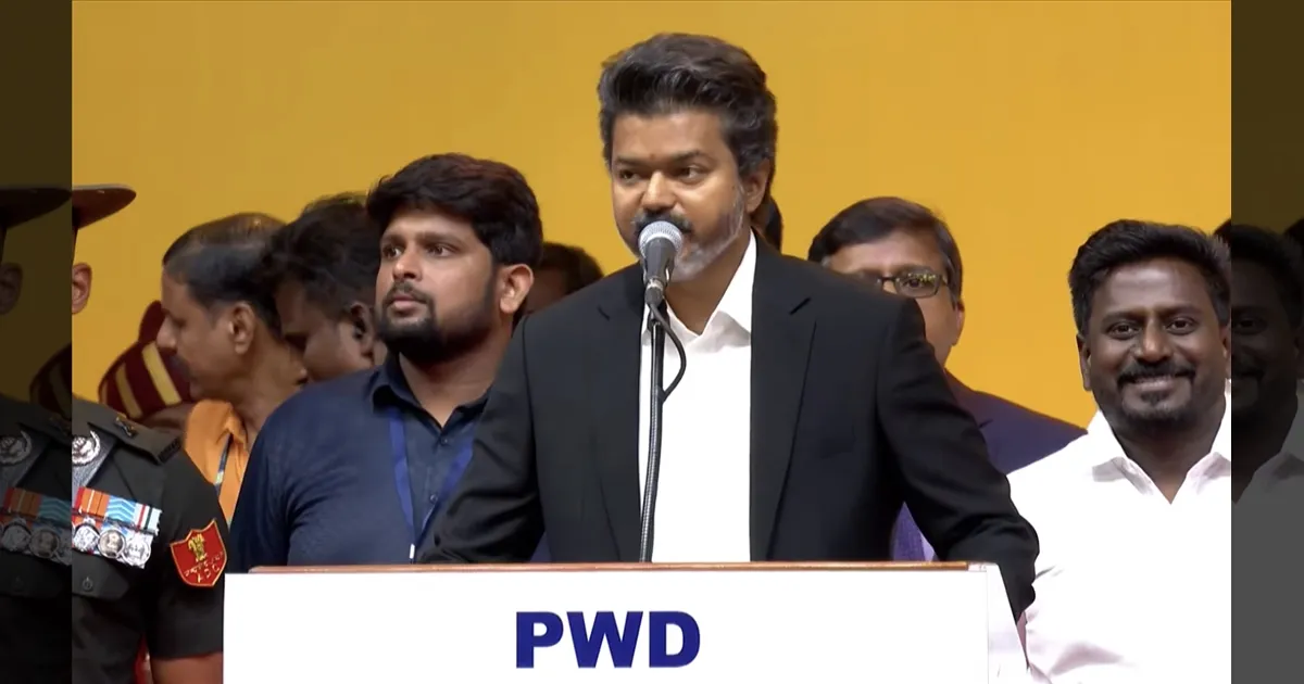 C. ஜோசப் விஜய் எனும் நான்... தமிழக முதலமைச்சராக பதவியேற்றார் விஜய்..!!