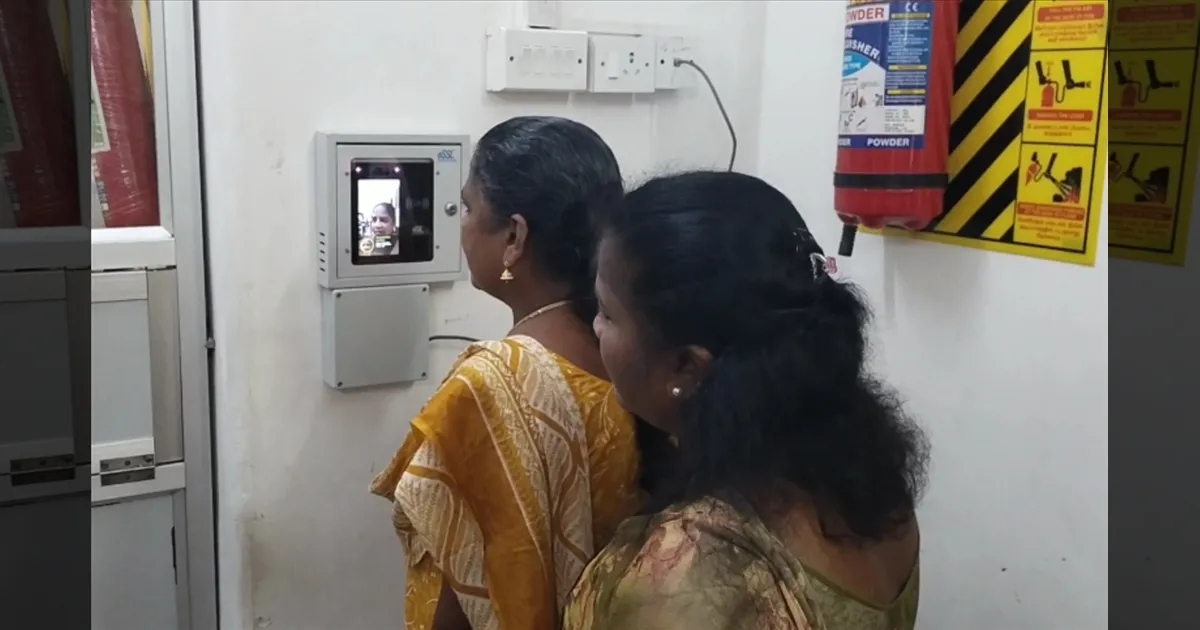 இனி யாரும் எஸ்கேப் ஆக முடியாது..!! சென்னை தலைமைச் செயலகத்தில் வந்தாச்சு பயோமெட்ரிக் வருகைப் பதிவு..!!