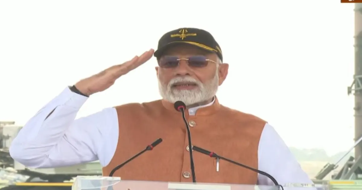 சகோதரிகளின் குங்குமத்தை அழித்தவர்களை பழிவாங்கி விட்டீர்கள்!  வீரர்களுக்கு ராயல் சல்யூட் அடித்த பிரதமர்...