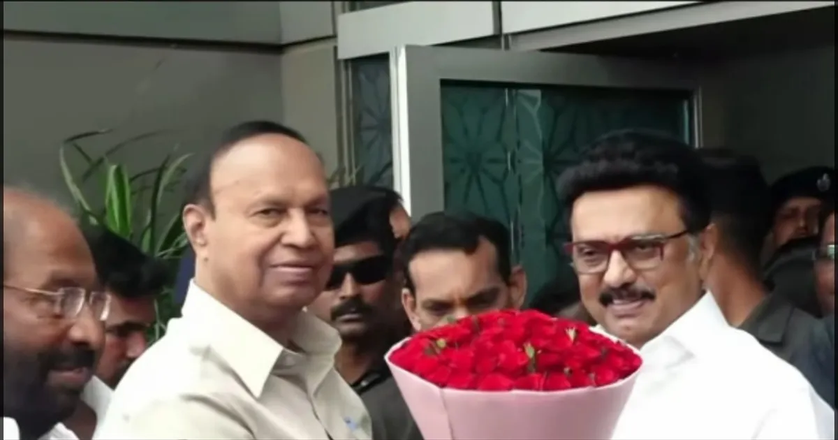 டெல்லி சென்றடைந்தார் முதல்வர் ஸ்டாலின்..! மேளதாளம் முழங்க MASS வரவேற்பு..!