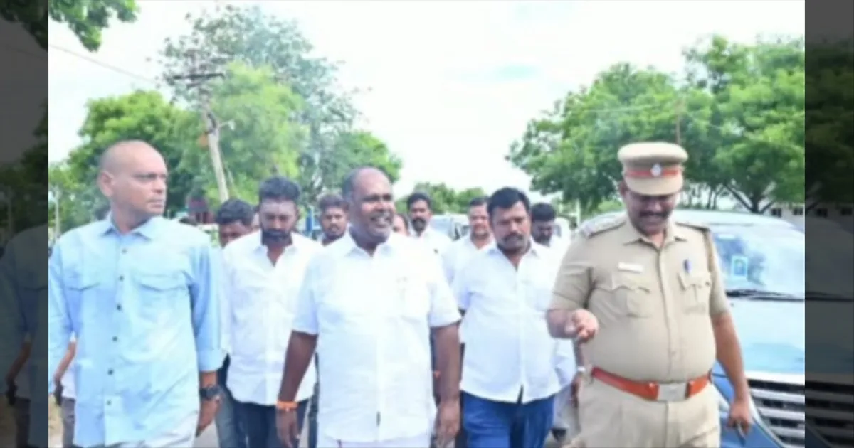 EX.அமைச்சர் ஆர்.பி. உதயகுமார் கைது.. சூறையாடப்பட்ட போலீஸ் ஸ்டேஷன்!!