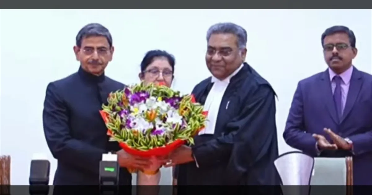 சென்னை ஐகோர்ட் புதிய தலைமை நீதிபதி பதவியேற்பு! ஸ்ரீ வஸ்தவாவுக்கு பதவிப்பிரமாணம் செய்து வைத்த ஆளுநர்..!