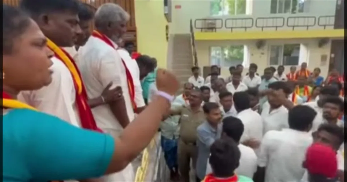 எங்கள ஏன் கூப்பிடல? ஆத்திரத்தில் நிர்வாகிகள்.. தவெக ஆலோசனைக் கூட்டத்தில் கூச்சல், குழப்பம்..!