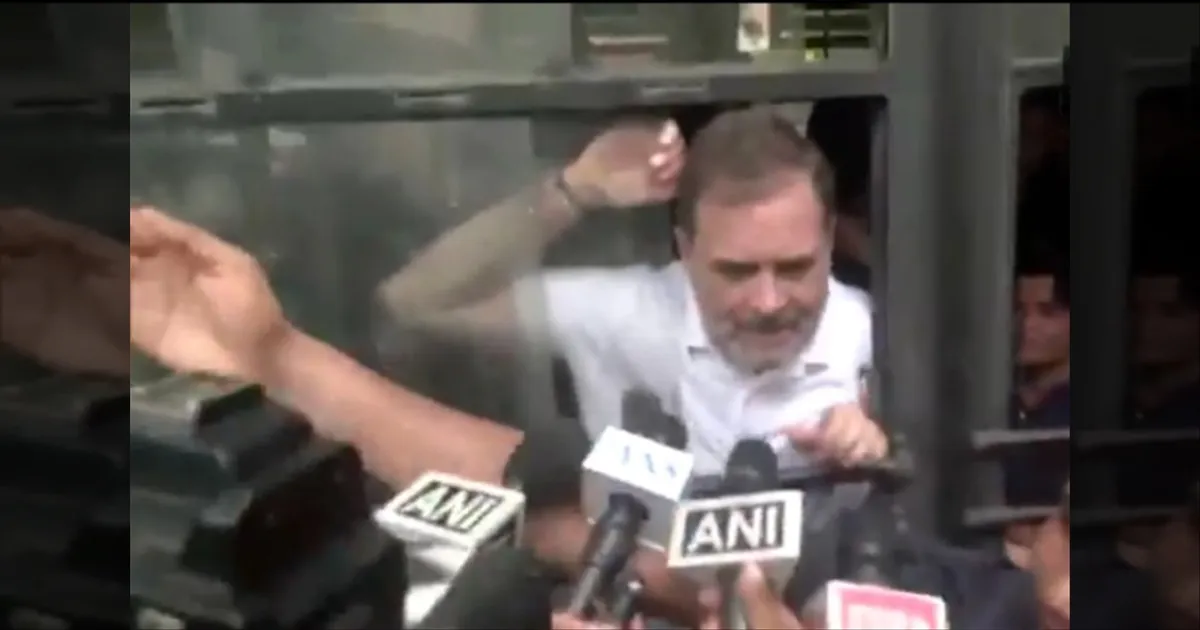 #BREAKING: அவங்களால எதையுமே பேச முடியாது! கைது செய்யப்பட்ட ராகுல் காந்தி ஆவேசம்..!
