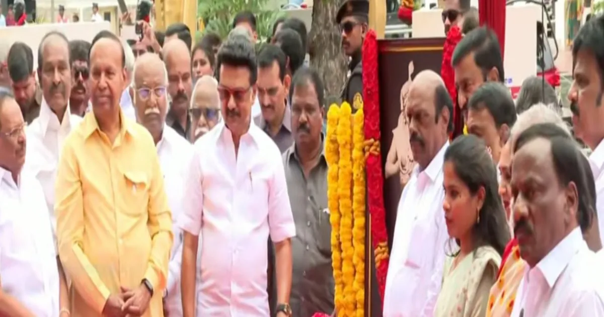 வரலாற்று தீப்பொறி! வீரமங்கை வேலு நாச்சியாரின் திருவுருவச் சிலையை திறந்து வைத்த முதல்வர்…