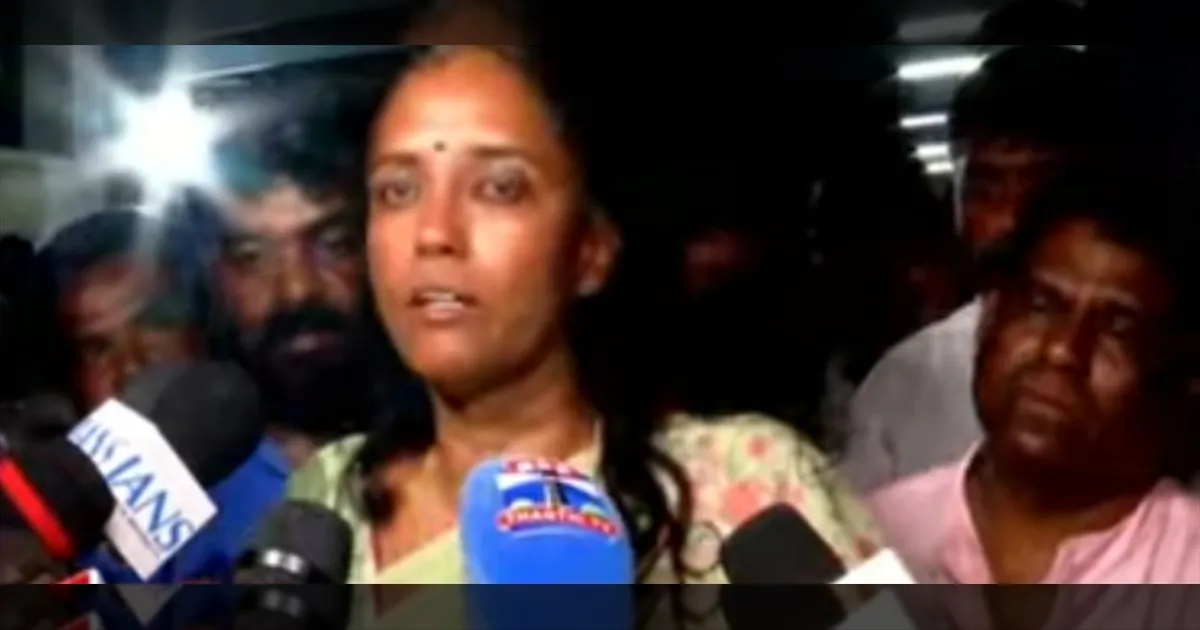 அய்யோ! பிணவறையை பார்க்கும்போதே…. உடைந்து அழுத கரூர் எம்.பி. ஜோதிமணி…! 