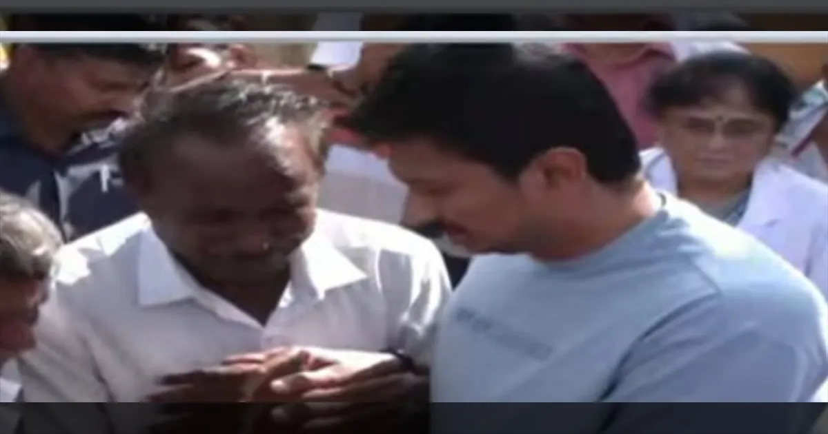 #BREAKING: என்ன சொல்லித் தேற்றுவது… உடைந்துப் போன உதயநிதி… கரூர் சம்பவத்தில் இறந்தவர்களுக்கு அஞ்சலி…! 