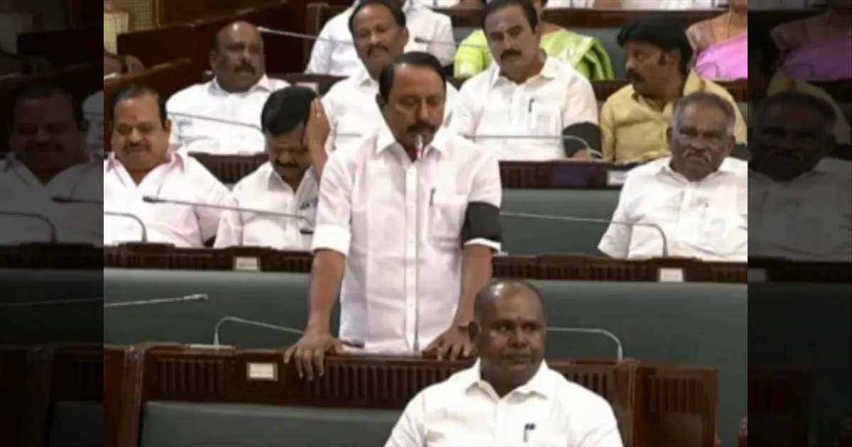 கைகளில் கருப்பு பட்டை... திமுக அரசுக்கு எதிர்ப்பு! சட்டப்பேரவைக்குள் ENTRY கொடுத்த அதிமுக உறுப்பினர்கள்...! 