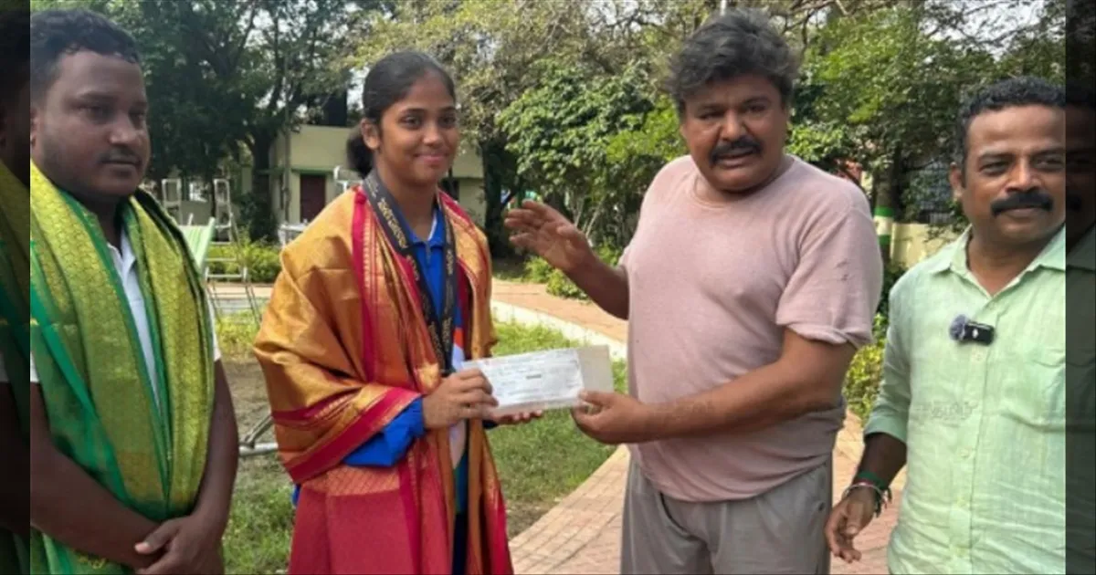 ஒலிம்பிக்கில் தங்கம் வென்றால் 100 சவரன் …! தங்கமகள் கார்த்திகாவுக்கு மன்சூர் அலிகான் வாக்குறுதி…! 