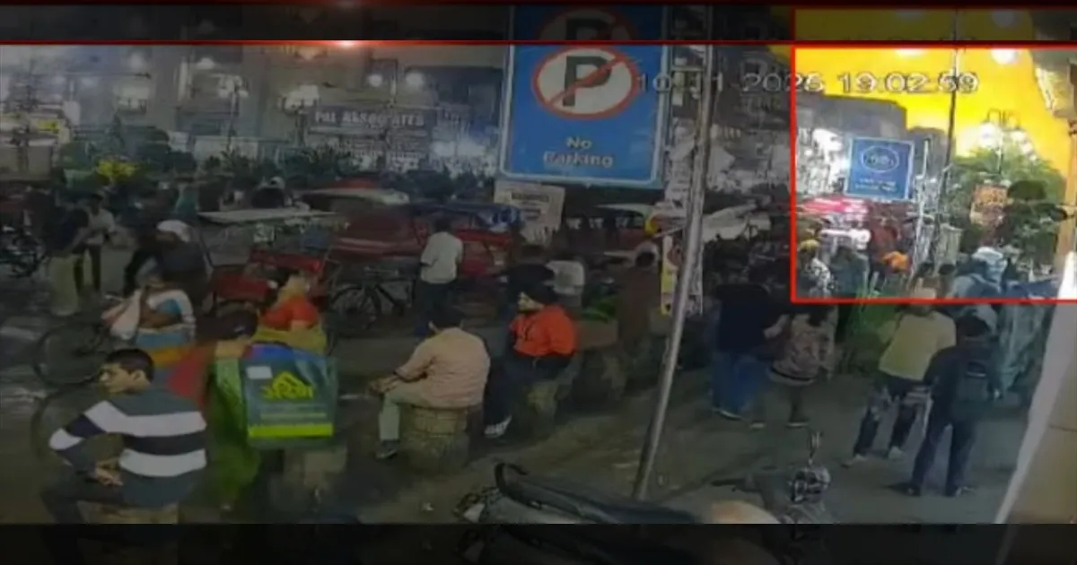 வெடித்து சிதறிய கார்... டெல்லி குண்டுவெடிப்பின் பதற வைக்கும் சிசிடிவி காட்சிகள் வெளியீடு...!