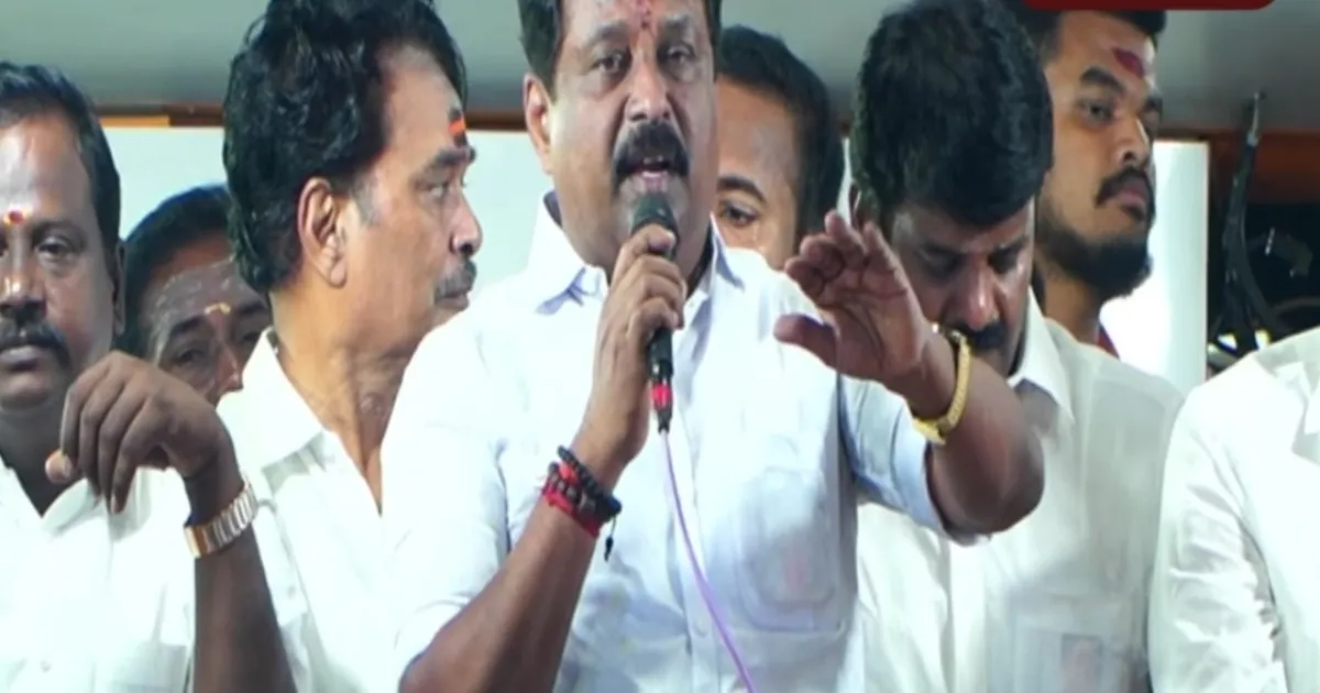 தப்புண்ணே, பெரிய தப்பு... பாஜக கூட்டத்தில் அதிமுக முன்னாள் அமைச்சருக்கு நடந்த அவமானம்... நயினார் கண் முன்பே நடந்த மோசமான சம்பவம்...!