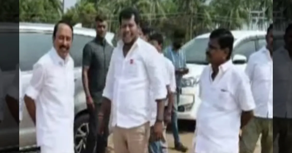 ஏற்பாடு தரமா இருக்கணும்... பிசுரு தட்டக்கூடாது... ஈரோட்டில் விஜய் பொதுக்கூட்டம் நடத்தும் இடத்தில் செங்கோட்டையன் ஆய்வு...!