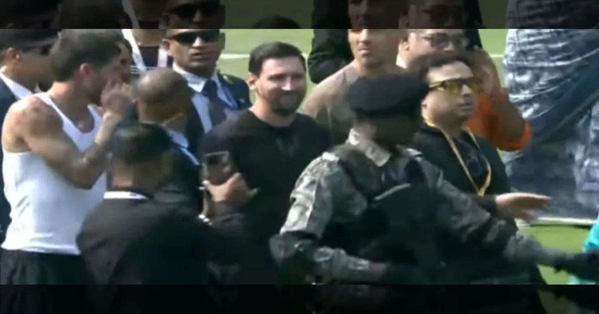 மெஸ்ஸியை பார்க்கமுடியாத ஆத்திரத்தில் ரசிகர்கள் ஆவேசம்...! போலீஸ் தடியடி...!