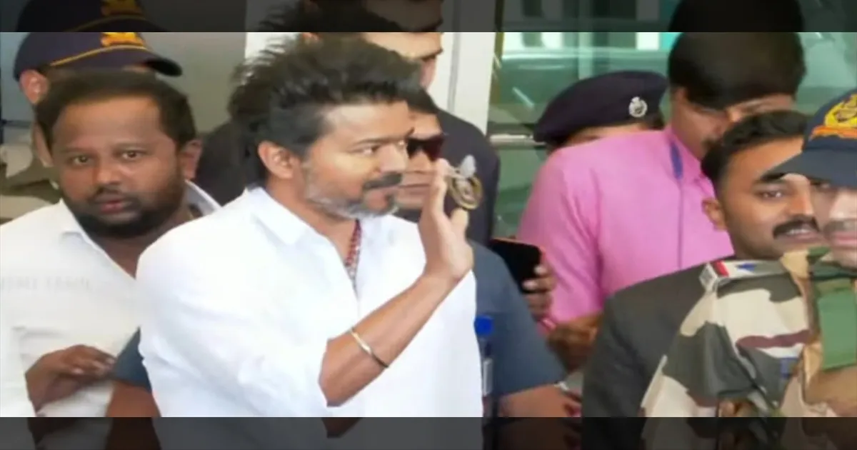 வா தலைவா... கோவைக்கு சென்றடைந்த விஜய்... தொண்டர்கள் உற்சாக வரவேற்பு...!