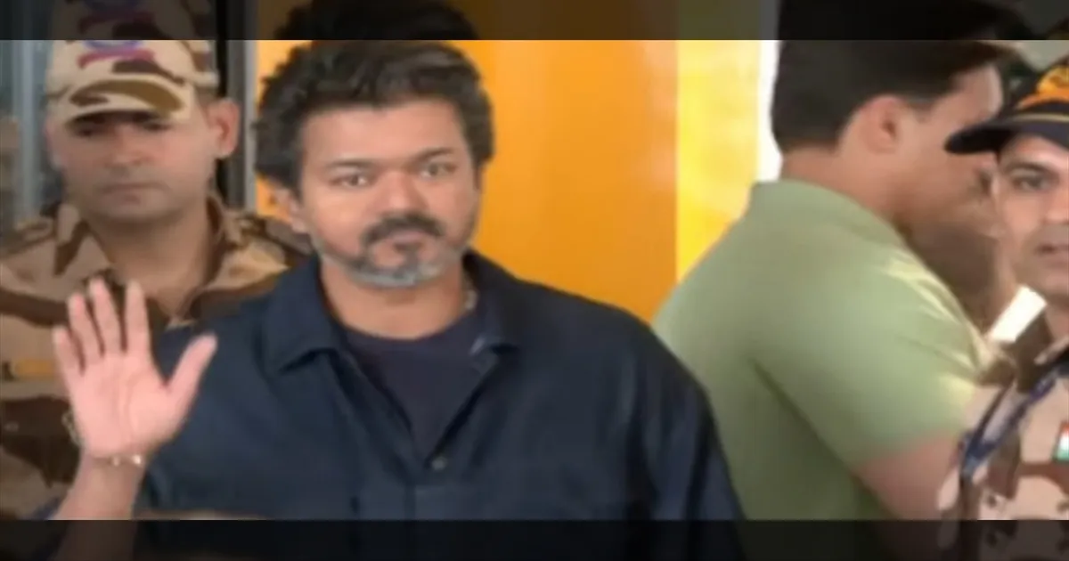 தளபதி கச்சேரி... மலேசியாவுக்கு தனி விமான மூலம் புறப்பட்ட விஜய்...! ரசிகர்கள் செம குஷி...!