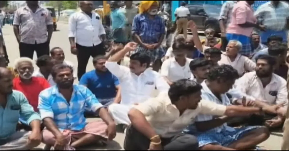 +2 மாணவி படுகொலை... பிணவறையை முற்றுகையிட்ட உறவினர்கள்..! பதற்றம்..!!