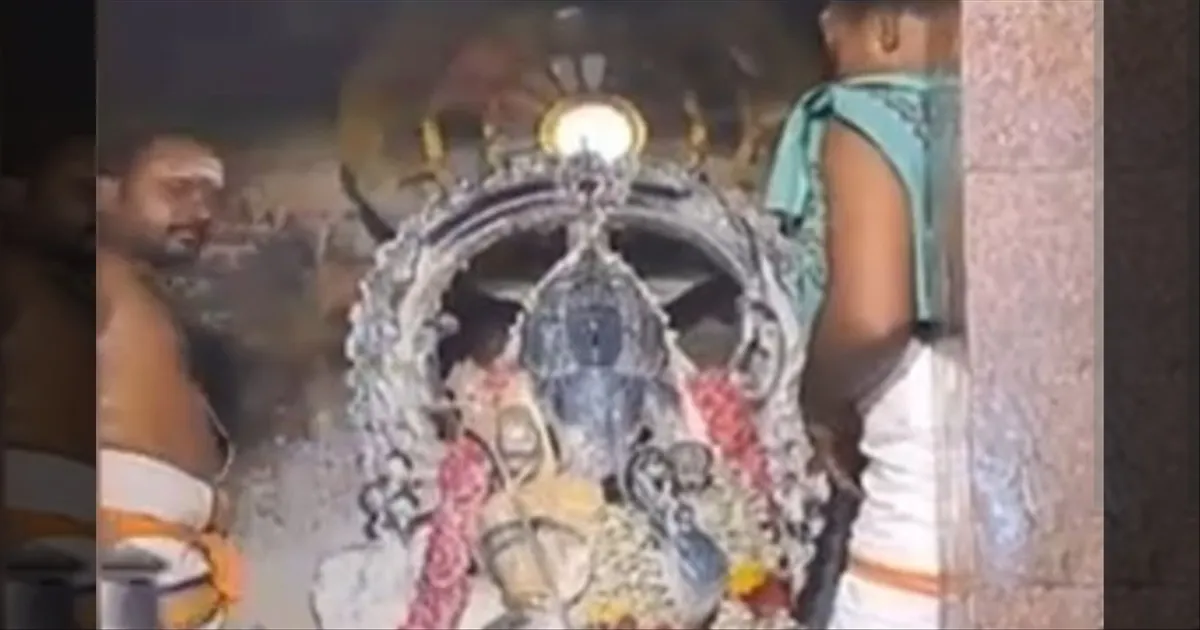 சித்ரா பௌர்ணமி..! எட்டுக்குடி முருகனுக்கு 56 மணி நேர பாலாபிஷேகம்..!! அலைகடலென குவிந்த பக்தர்கள்..!