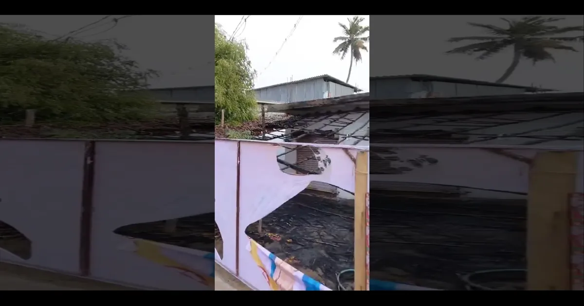 அதிர்ச்சி சம்பவம்..! ஸ்ரீரங்கம் தவெக தேர்தல் அலுவலகம் தீ வைத்து எரிப்பு..!! மர்ம நபர்கள் வெறிச்செயல்..!
