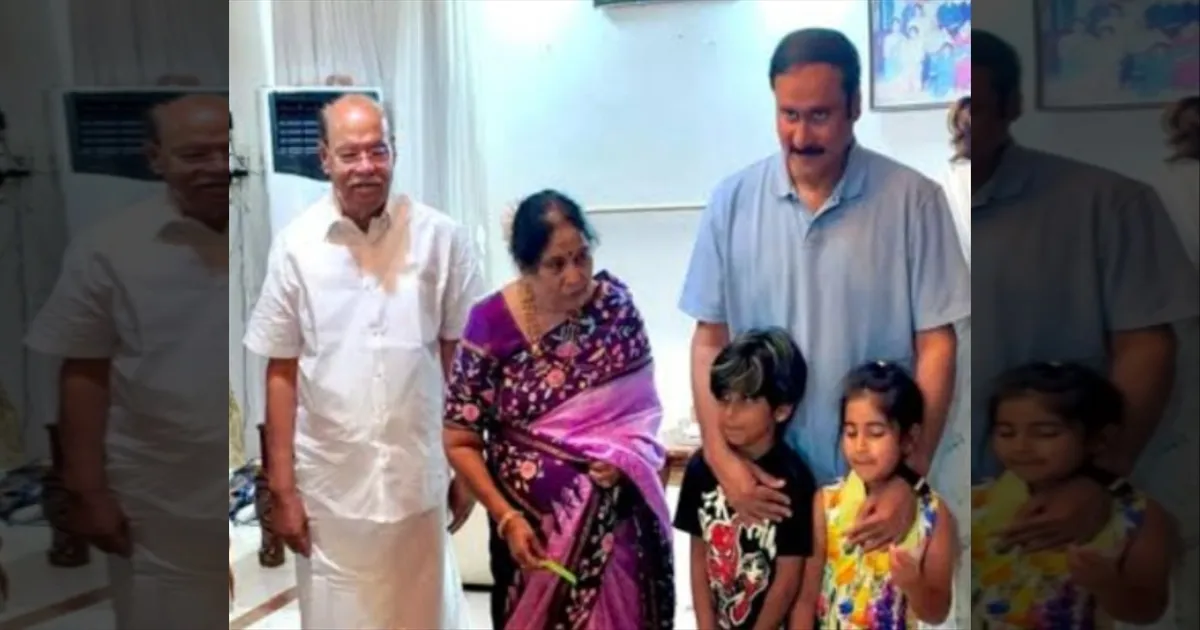 ஒருவழியாக சேர்ந்த குடும்பம்..! 