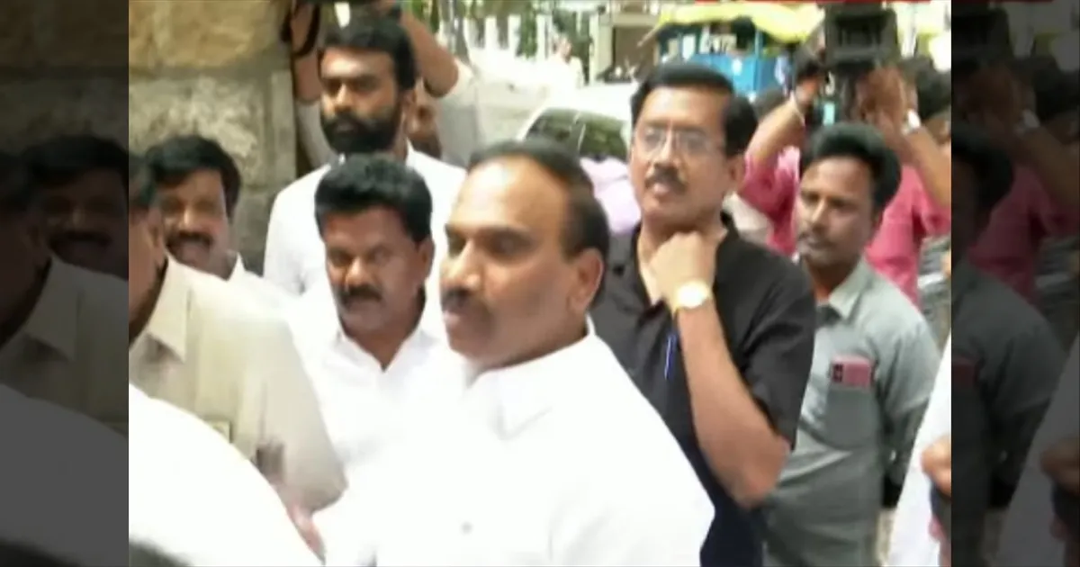 சோதனை, வழக்கு, பரபரப்பு..! எ.வ.வேலுவுக்கு ஆதரவாக களமிறங்கிய திமுக..! ஆ.ராசா சந்திப்பு..!!