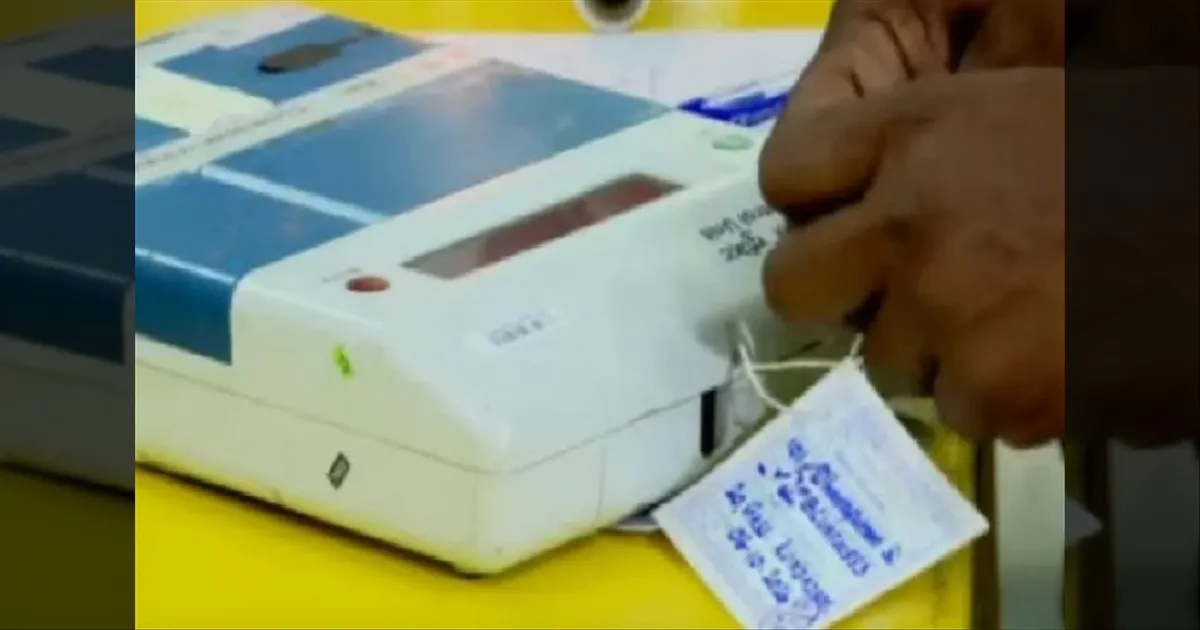 இடைத்தேர்தல் வாக்குப்பதிவு ஓவர்..! EVM மெஷின்களுக்கு சீல்..! பலத்த பாதுகாப்பு..!