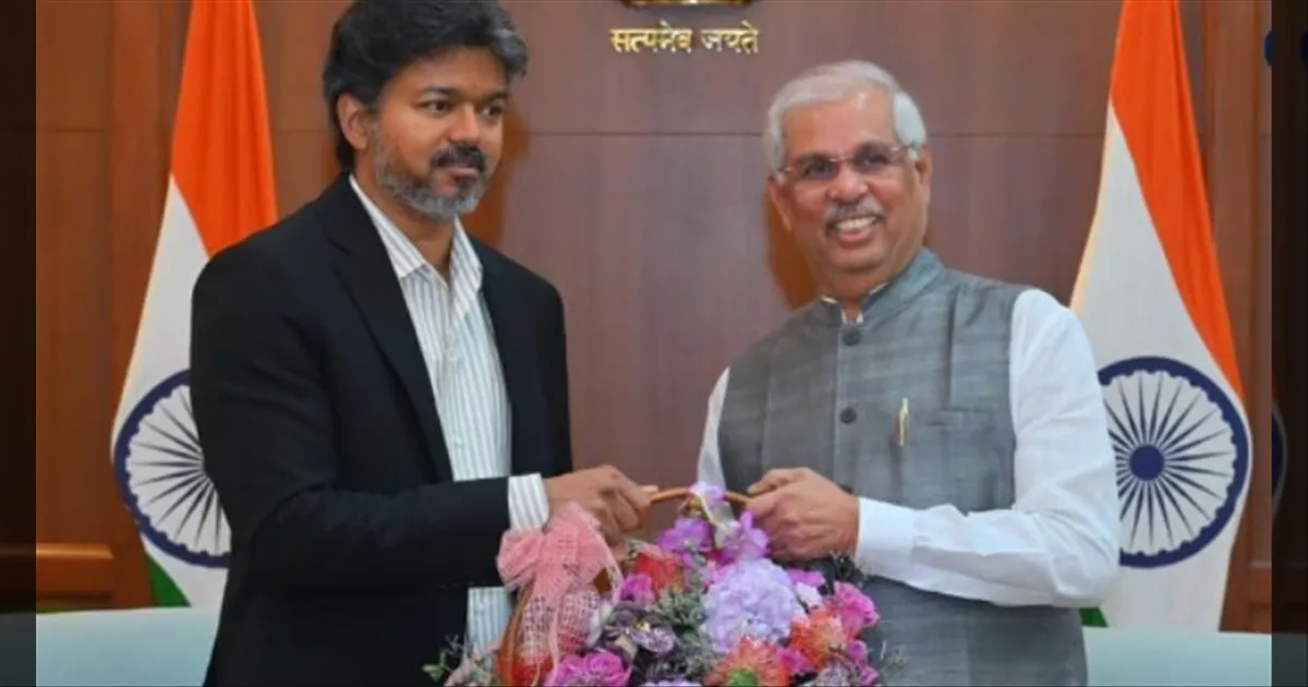 தமிழக ஆளுநராக பொறுப்பேற்ற அர்லேகர்..! பூங்கொத்து கொடுத்து வாழ்த்திய முதல்வர் விஜய்..!! 