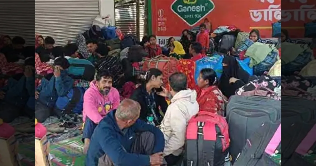 SIR எதிரொலி!! வங்கதேசம் திரும்ப முயன்ற ஊடுருவல்காரர்கள்! 300 பேர் கைது!