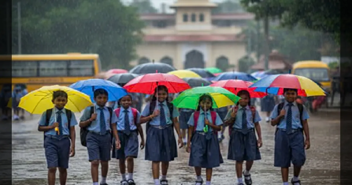 தொடர் கனமழை எதிரொலி: கோவை, திண்டுக்கல்லில் பள்ளிகளுக்கு விடுமுறை அறிவிப்பு!