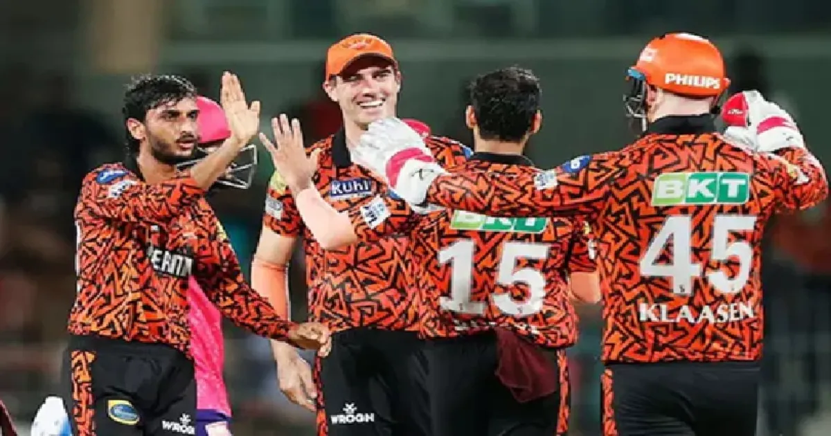 சிறப்பான ஆட்டத்தால் RCB-ஐ சுருட்டிய SRH...  42 ரன்கள் வித்தியாசத்தில் சூப்பர் வெற்றி!! 