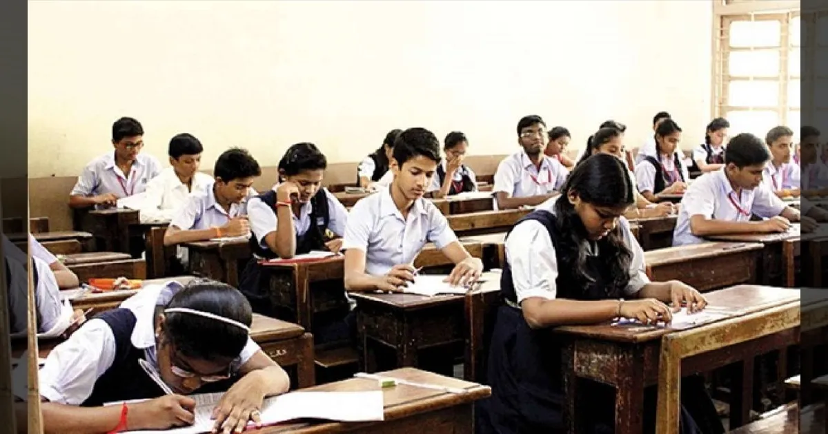 கர்நாடகாவில் இந்தி கட்டாயம் இல்லை! 10-ஆம் வகுப்பு பொதுத்தேர்வில் அதிரடி மாற்றம்!