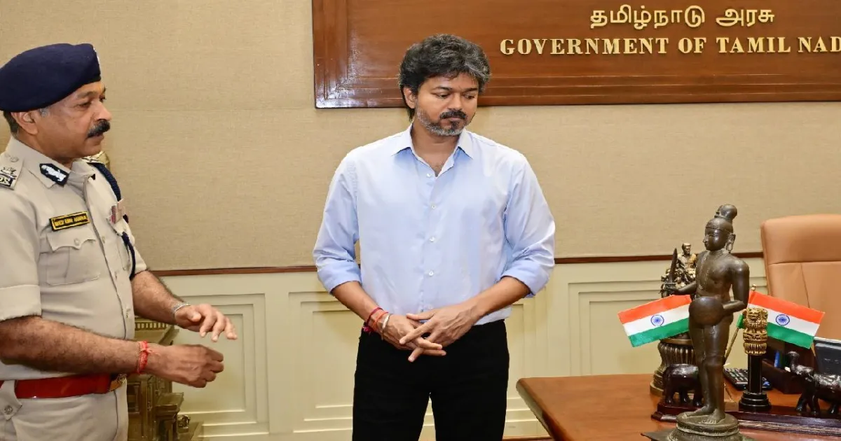 தாயகம் திரும்பிய திருமங்கை ஆழ்வார் சிலை! இங்கிலாந்தில் இருந்து மீட்ட சிலையை முதல்வர் விஜய் பார்வையிட்டார்!