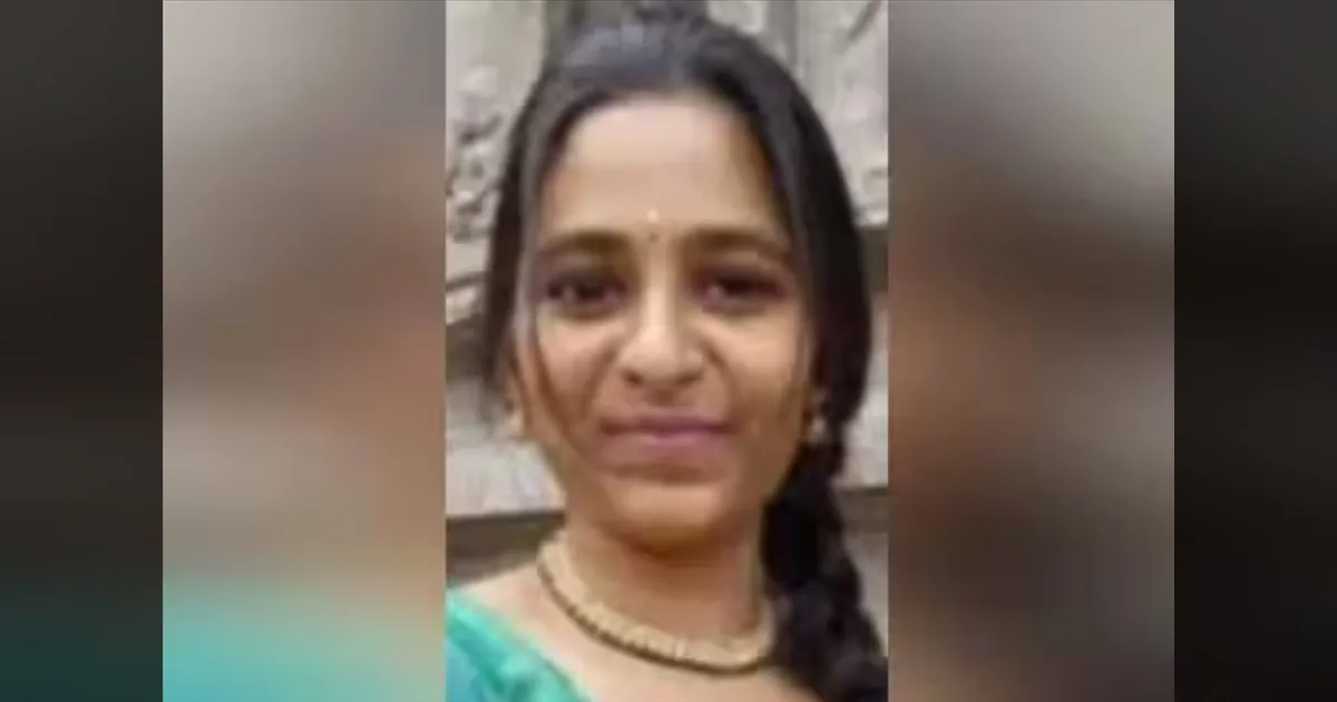 மிளகாய் பொடி தூவி கழுத்து அறுத்து கொலை! தமிழ் மாணவிக்கு பெங்களூரில் நடந்த கொடூரம்!