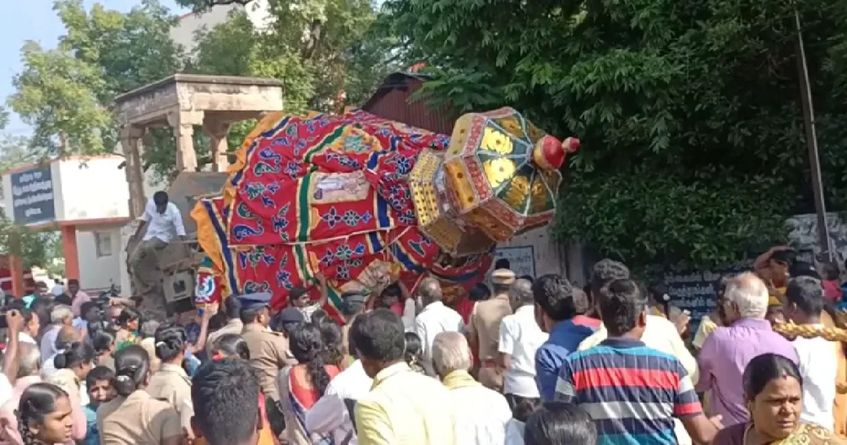 தேர் சக்கரத்தில் சிக்கி இளைஞர் பலி! திருச்செங்கோடு அர்த்தநாரீஸ்வரர் கோவில் தேரோட்டத்தில் கோர விபத்து!
