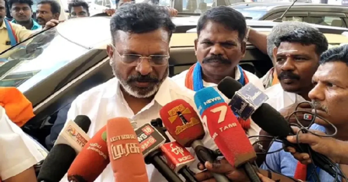 அதிமுகவோடு சேருவதில் பிரச்னை இல்லை; ஆனால்... பகீர் கிளப்பிய திருமாவளவன்!!