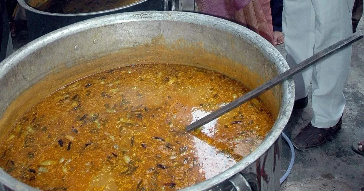 கொதிக்கும் ரச பாத்திரத்திற்குள் தவறி விழுந்த 2 வயது சிறுவன் துடிதுடித்து பலி... சோகத்தில் மூழ்கிய கிராமம்...!