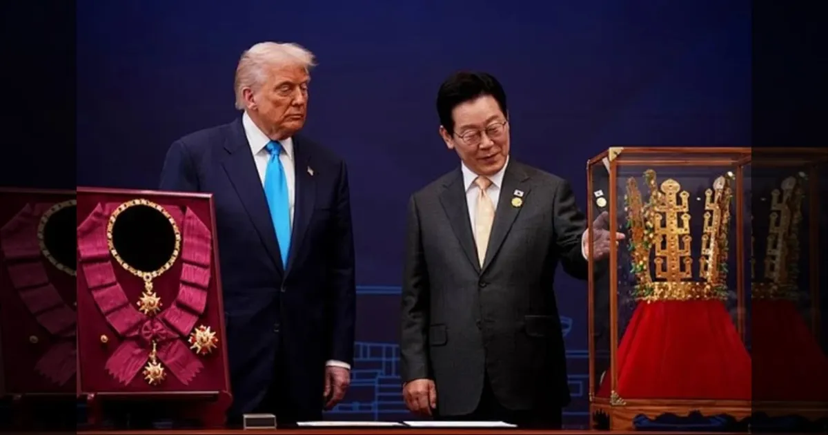 அமெரிக்க அதிபர்களுக்கு கிடைக்காத கவுரவம்! தென்கொரியா வழங்கிய கிரிடம்! மன்னர் ட்ரம்ப்!