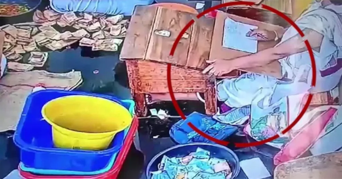 ஆசனவாய் வழியாக திருட்டு... சபரிமலையை அடுத்து திருமலையில் வெடித்தது சர்ச்சை... திருப்பதிக்குள் புகுந்து சீல் வைத்த அதிகாரிகள்...!
